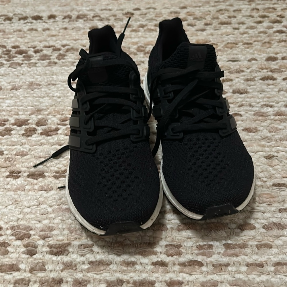 Adidas Tennis Shoes